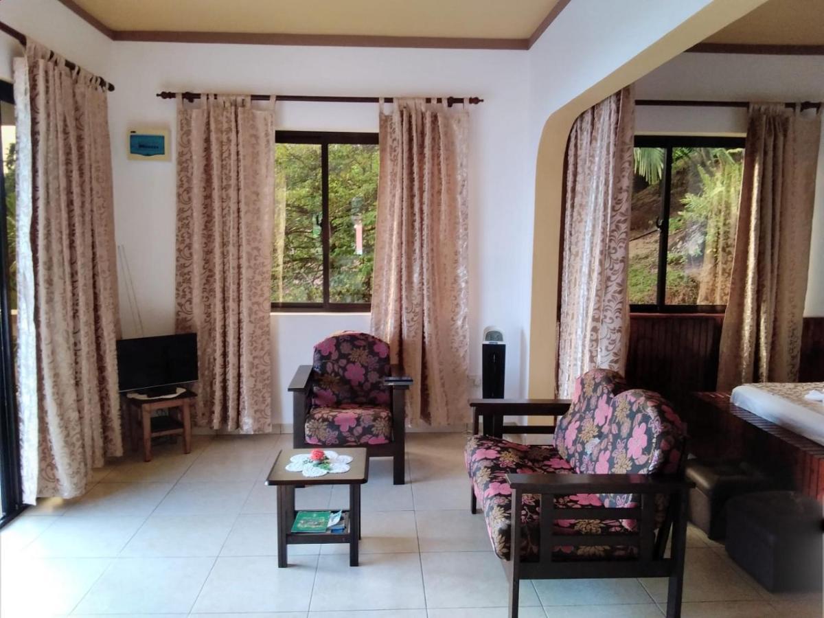 Les Elles Guesthouse Self Catering Baie Lazare  Εξωτερικό φωτογραφία